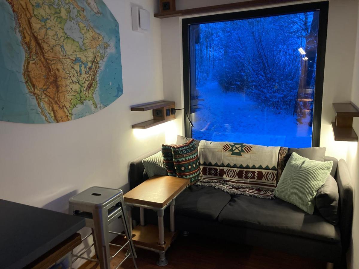 Tiny House Im Seecontainer Mit Parkplatz, Glasfaser, Netflix, Veranda Und Gehobener Ausstattung Coburg Zewnętrze zdjęcie