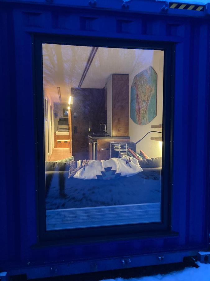 Tiny House Im Seecontainer Mit Parkplatz, Glasfaser, Netflix, Veranda Und Gehobener Ausstattung Coburg Zewnętrze zdjęcie